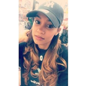 Meet your Posher, Leonela